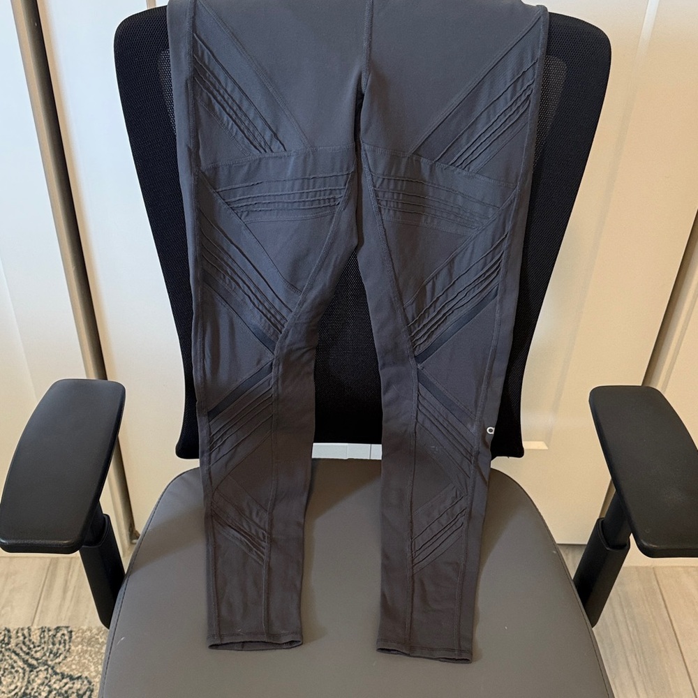 ALO Yoga Mesh Gray Leggings